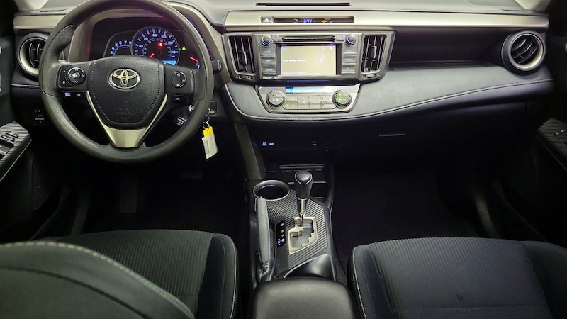 2015 Toyota RAV4 XLE 9