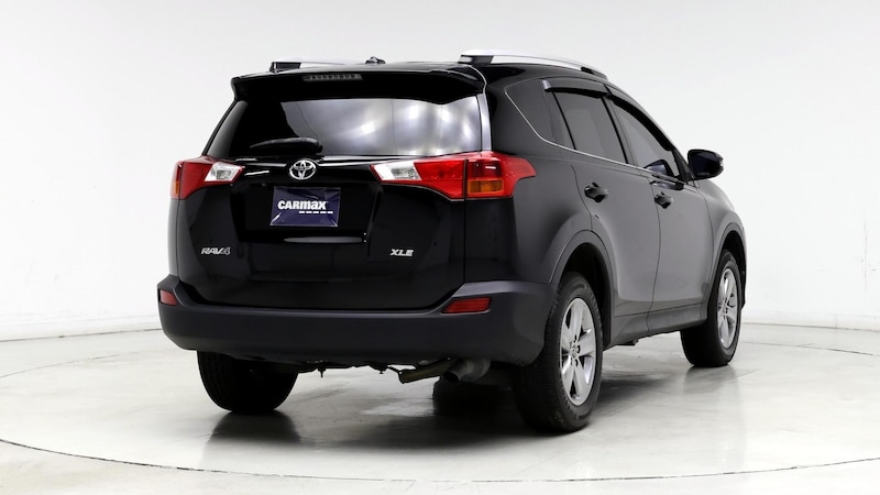 2015 Toyota RAV4 XLE 8