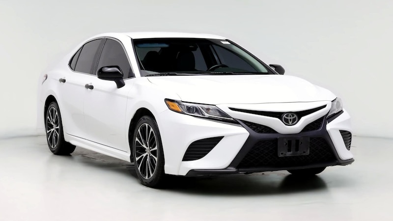 2020 Toyota Camry SE Hero Image