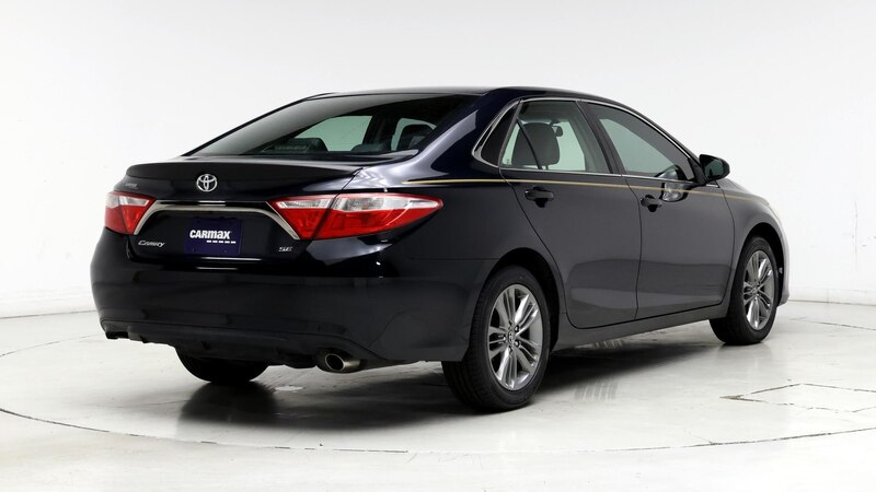 2017 Toyota Camry SE 8