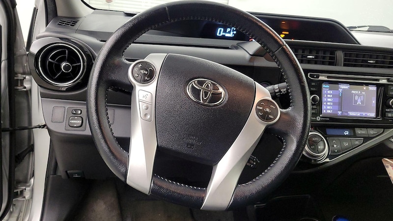 2015 Toyota Prius c Four 10