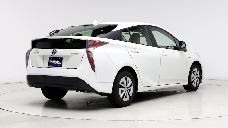 2017 Toyota Prius Four 8