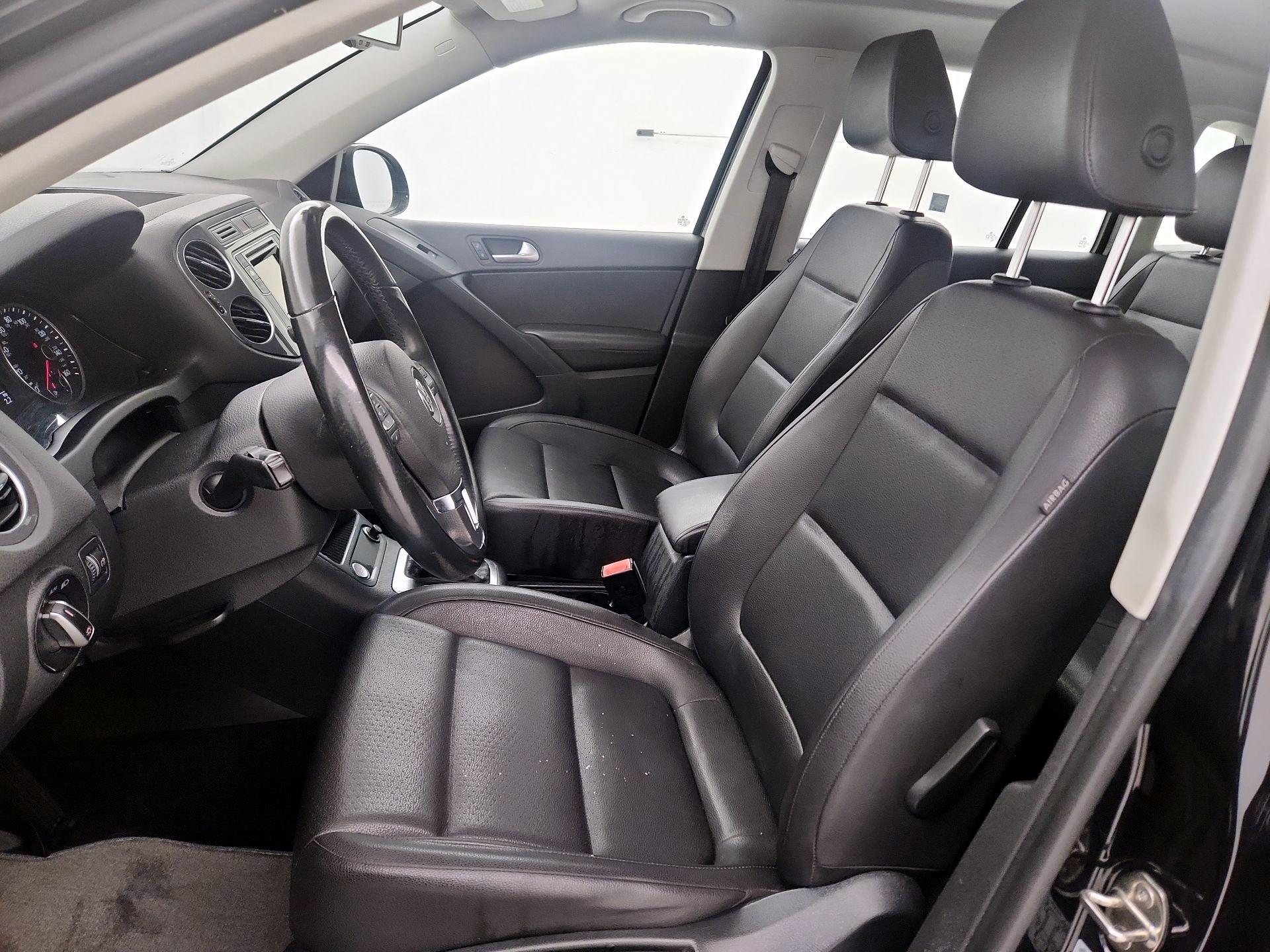 Thumbnail: 2016 Volkswagen Tiguan - 11
