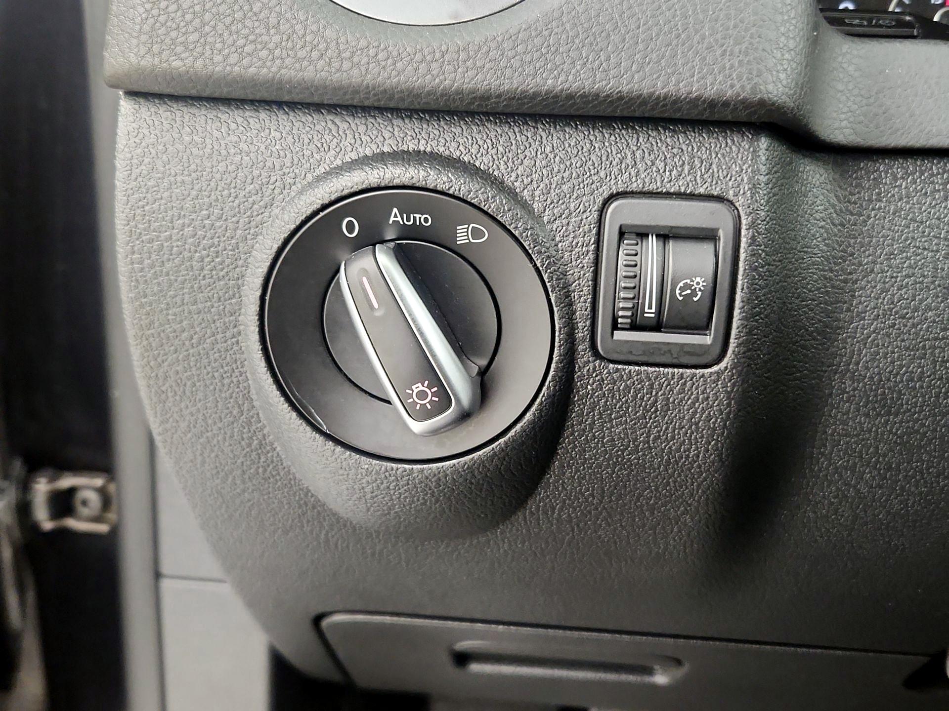 Thumbnail: 2016 Volkswagen Tiguan - 13