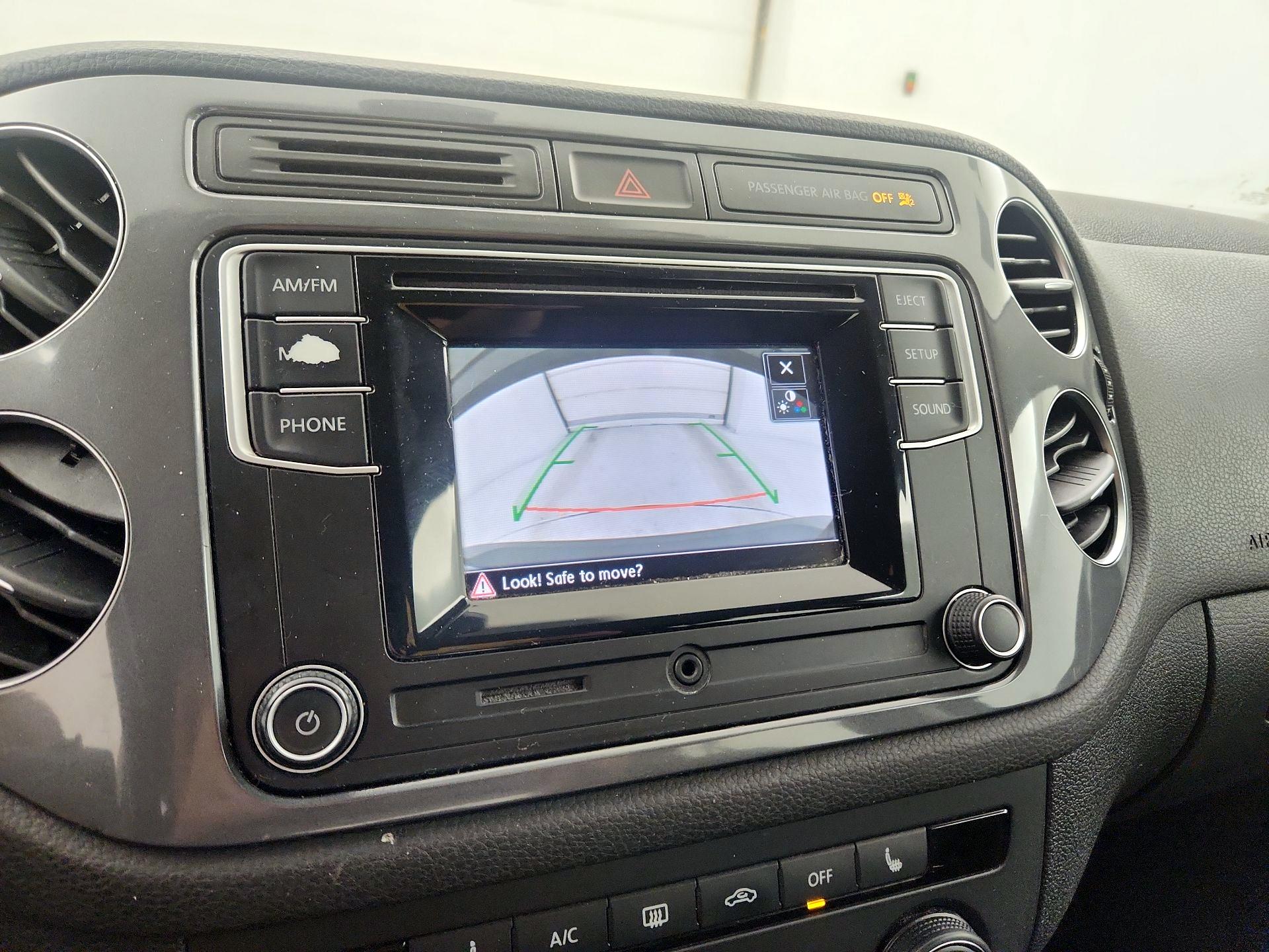 Thumbnail: 2016 Volkswagen Tiguan - 14