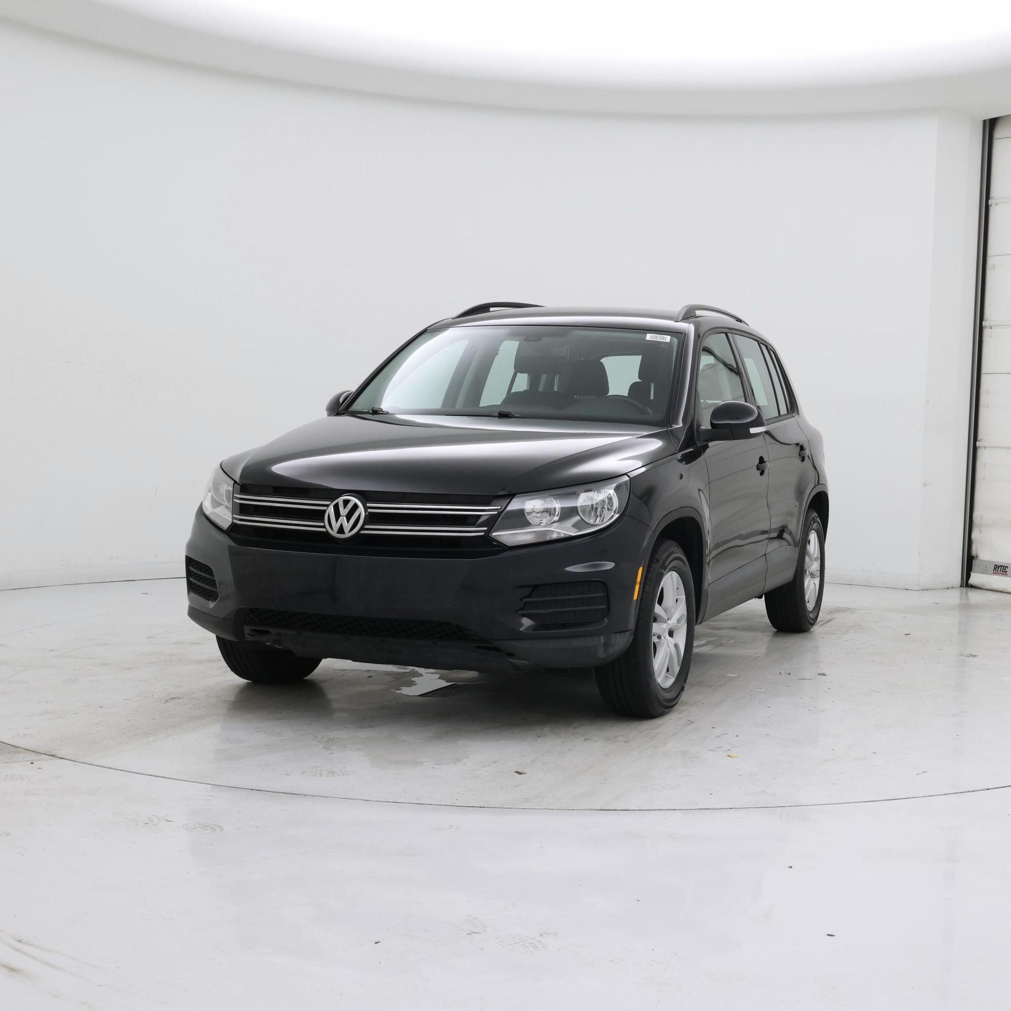 Thumbnail: 2016 Volkswagen Tiguan - 4