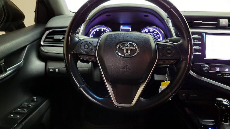 2018 Toyota Camry SE 10