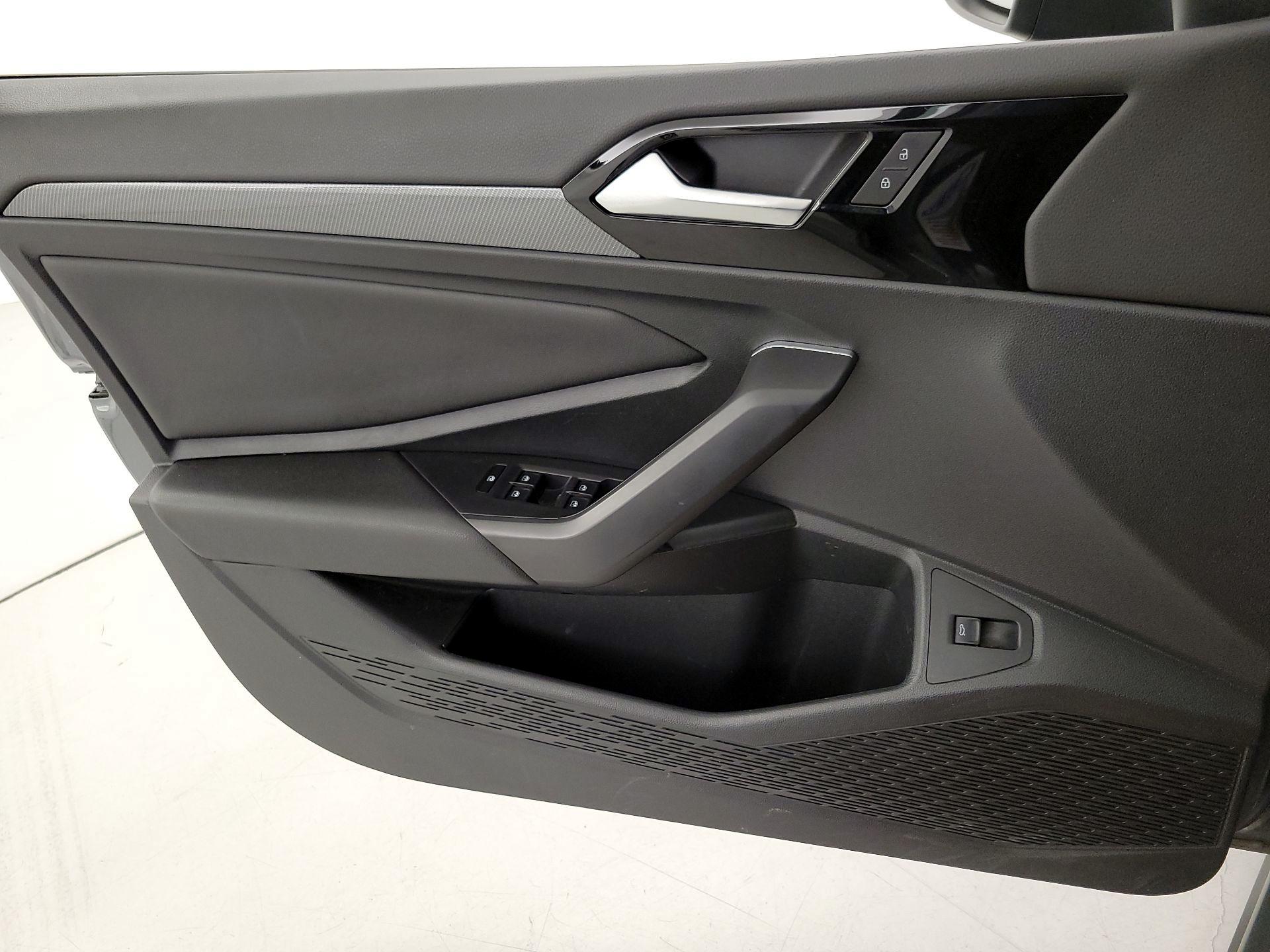 Thumbnail: 2019 Volkswagen Jetta - 12