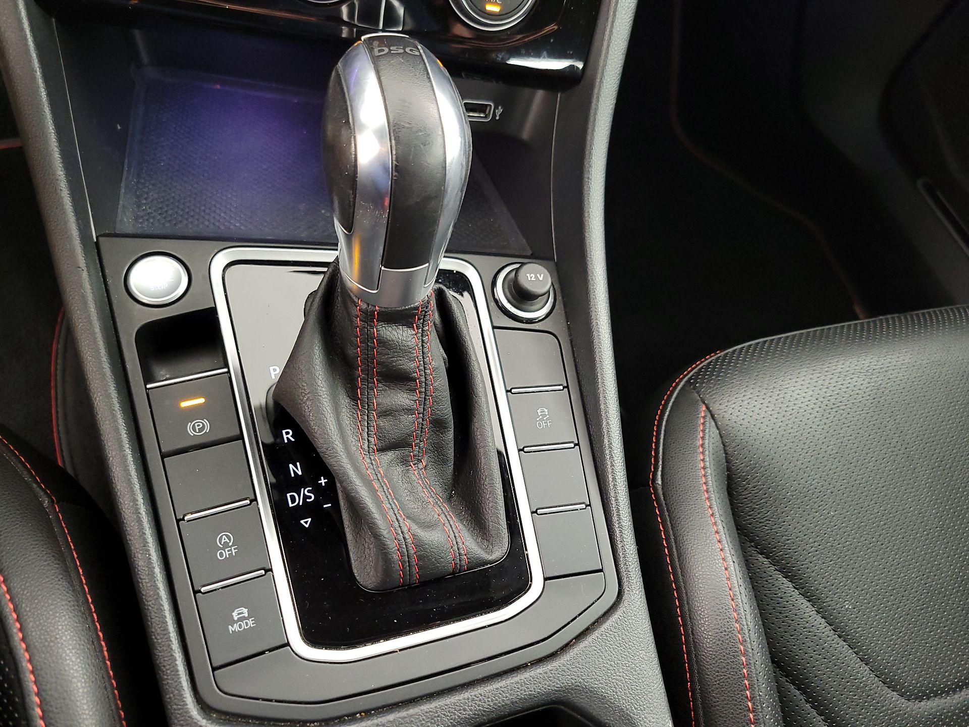 Thumbnail: 2019 Volkswagen Jetta - 17