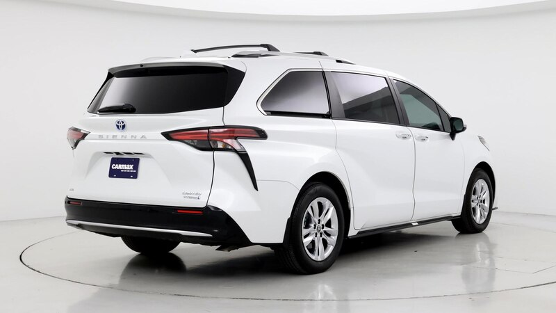 2023 Toyota Sienna Limited 8