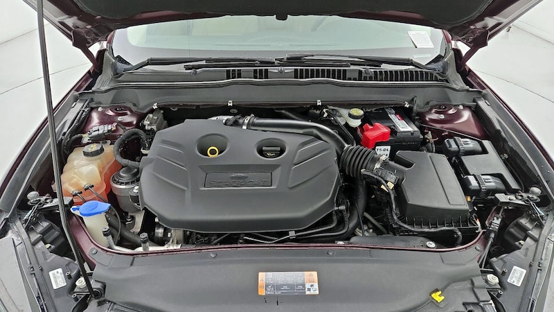 2013 Ford Fusion SE 21