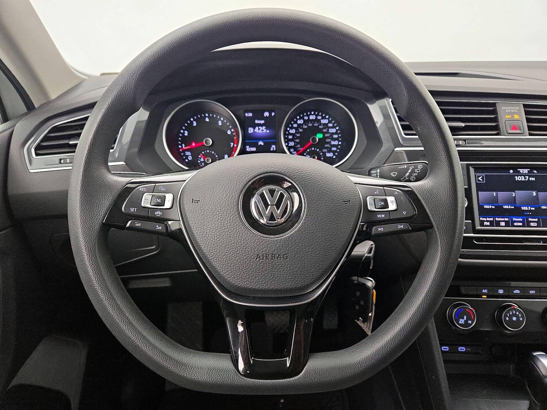 Thumbnail: 2020 Volkswagen Tiguan - 10