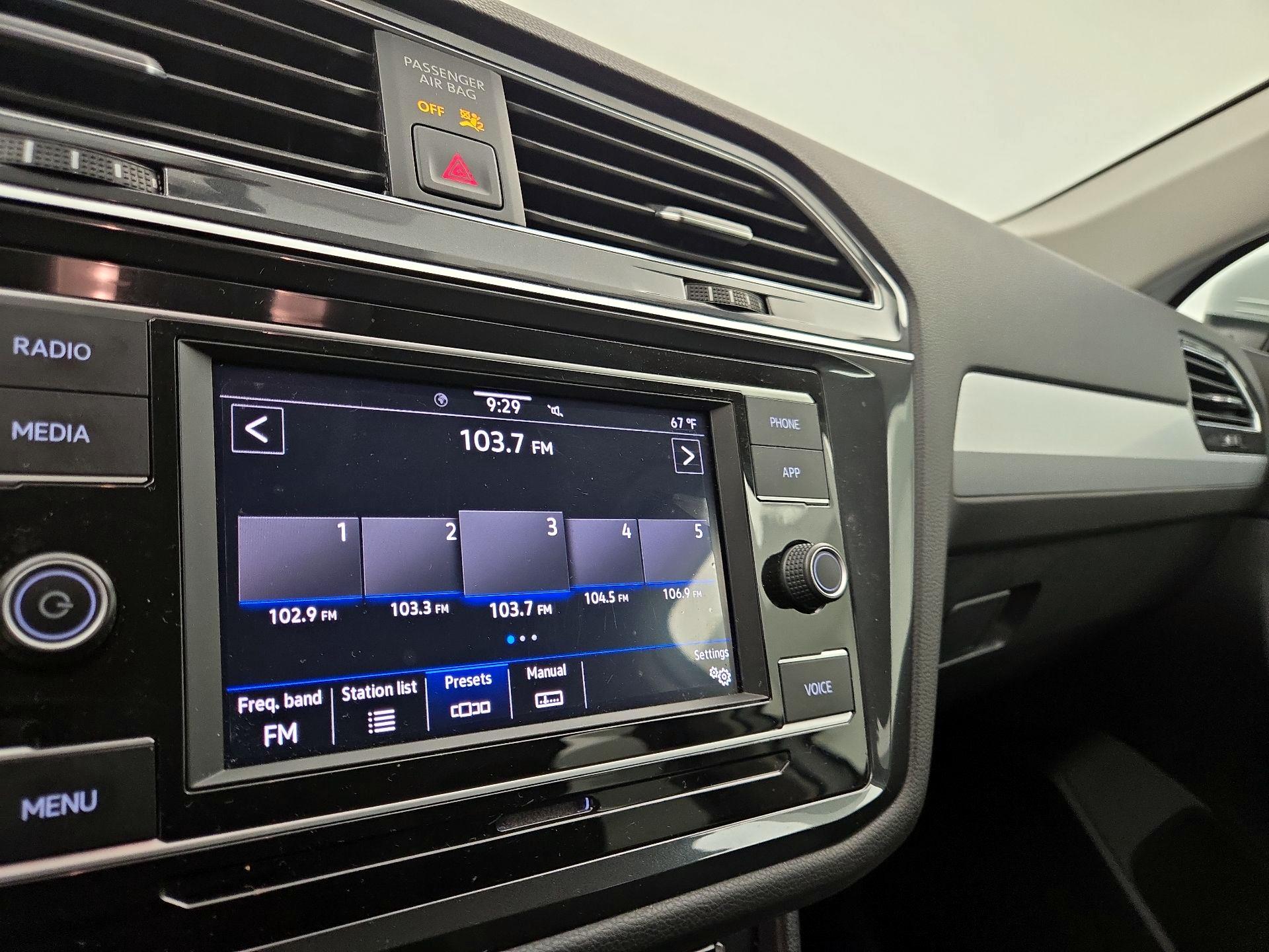Thumbnail: 2020 Volkswagen Tiguan - 15