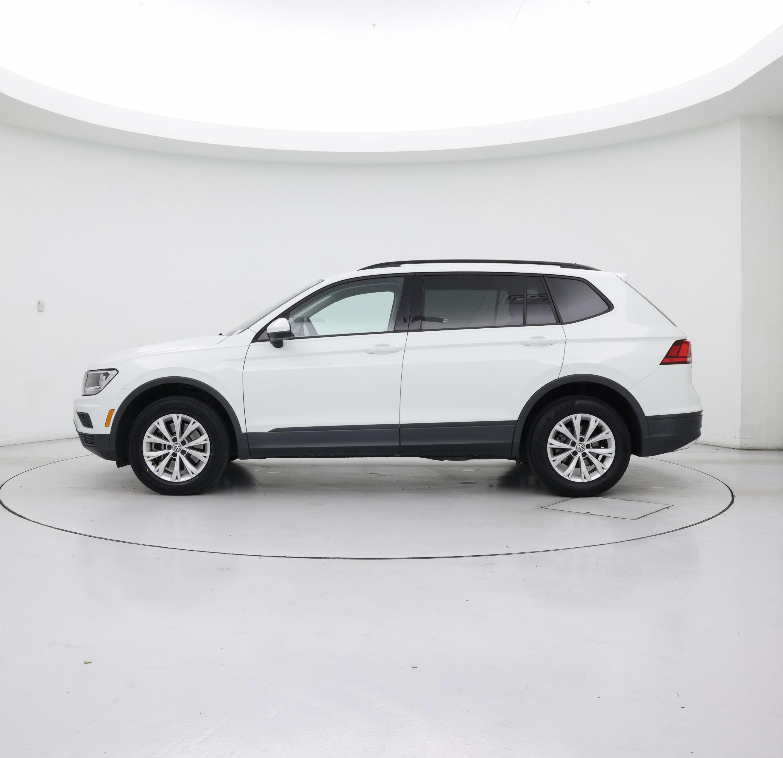 Thumbnail: 2020 Volkswagen Tiguan - 3