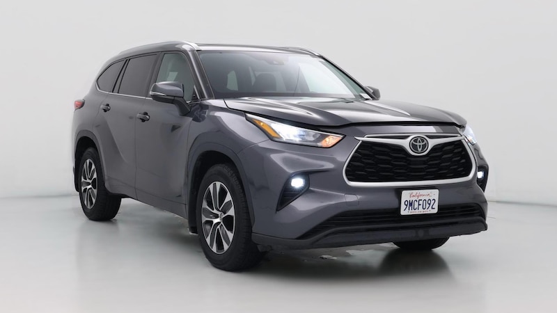 2020 Toyota Highlander XLE Hero Image