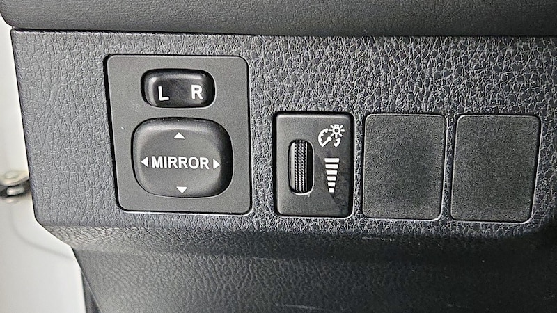 2016 Toyota RAV4 SE 13