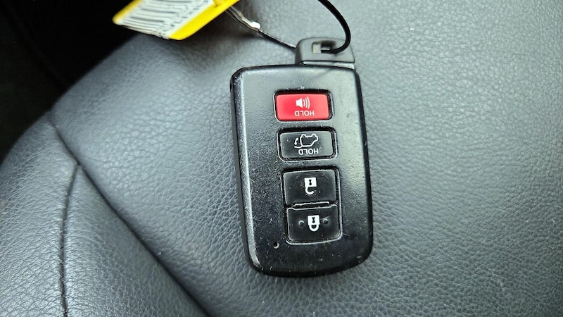2016 Toyota RAV4 SE 23