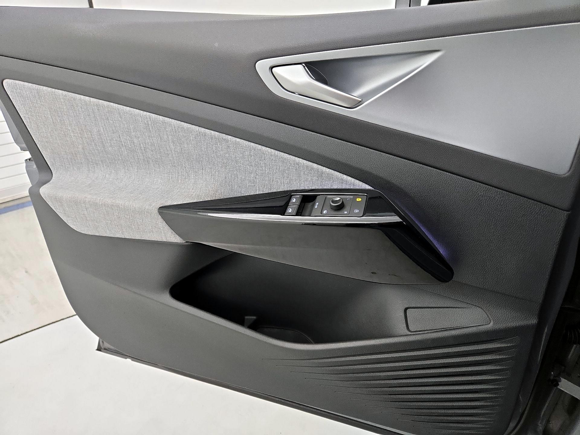 Thumbnail: 2023 Volkswagen ID.4 - 12