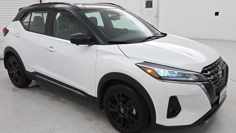2024 Nissan Kicks SR Hero Image
