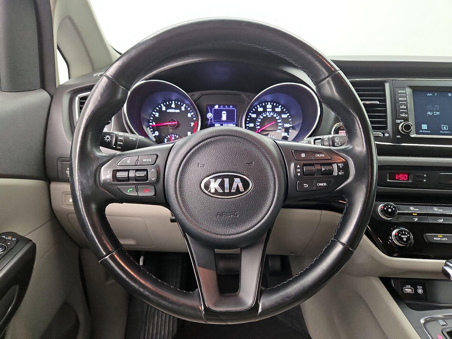 Thumbnail: 2017 Kia Sedona - 10