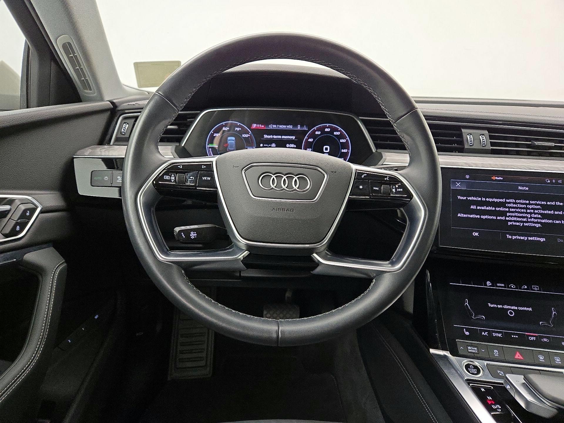 Thumbnail: 2021 Audi e-tron S - 10