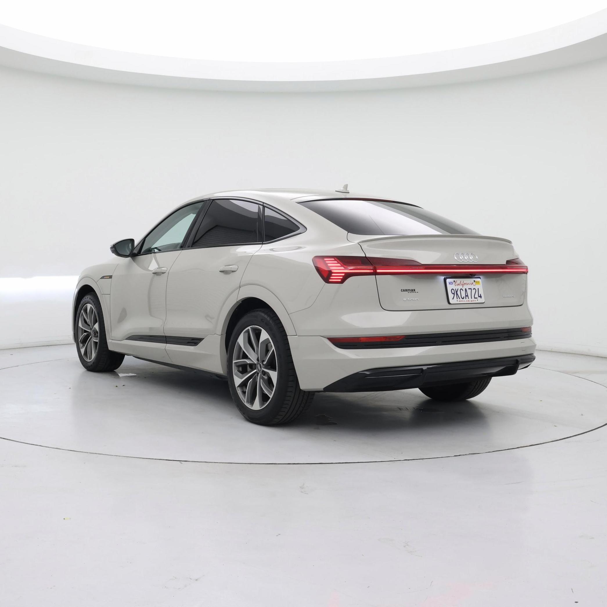 Thumbnail: 2021 Audi e-tron S - 2