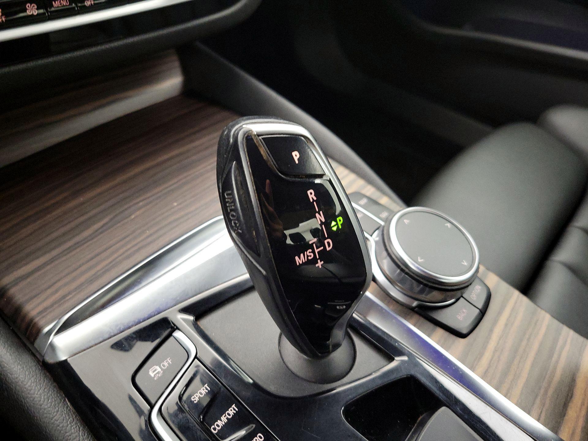 Thumbnail: 2019 BMW 5 Series - 16