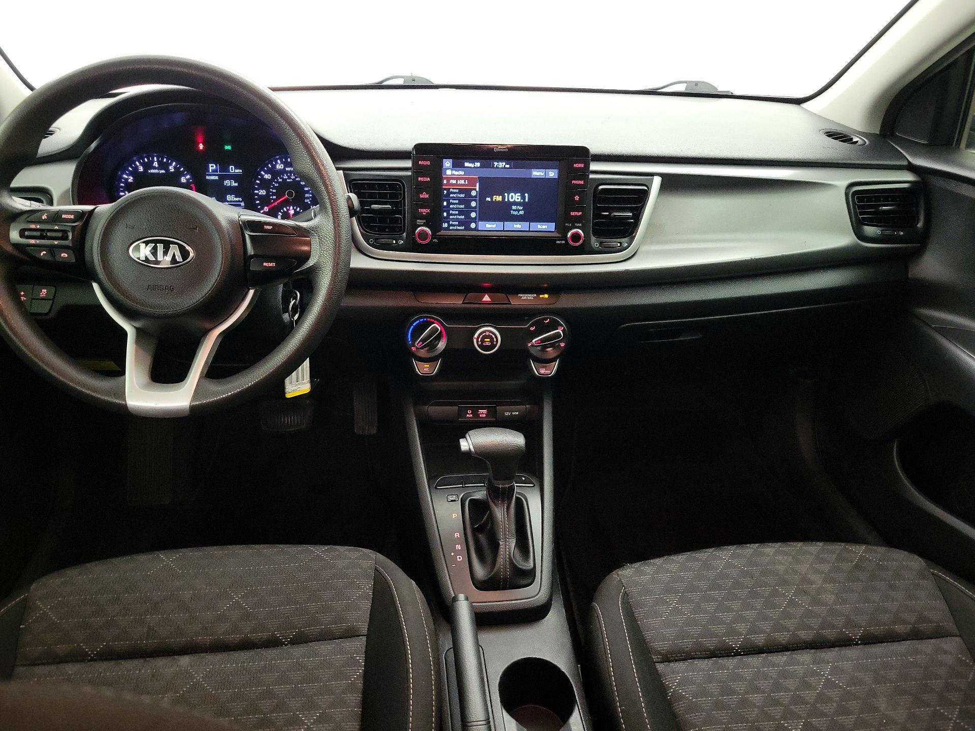 Thumbnail: 2020 Kia Rio - 9