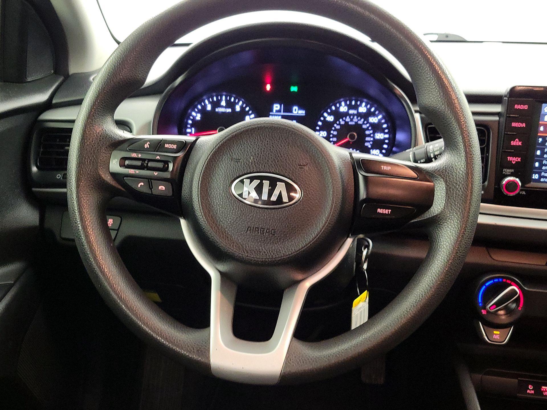 Thumbnail: 2020 Kia Rio - 10