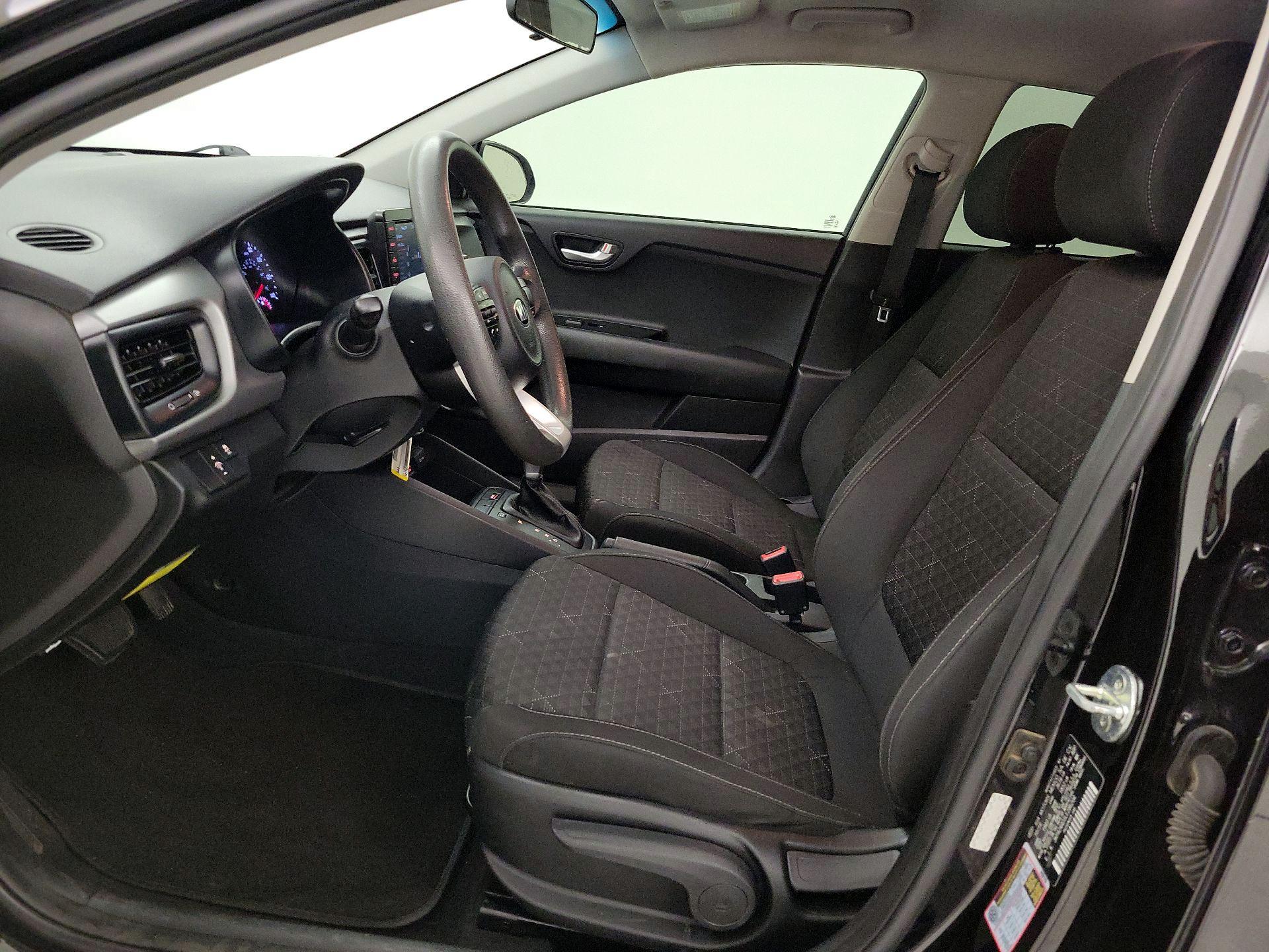 Thumbnail: 2020 Kia Rio - 11