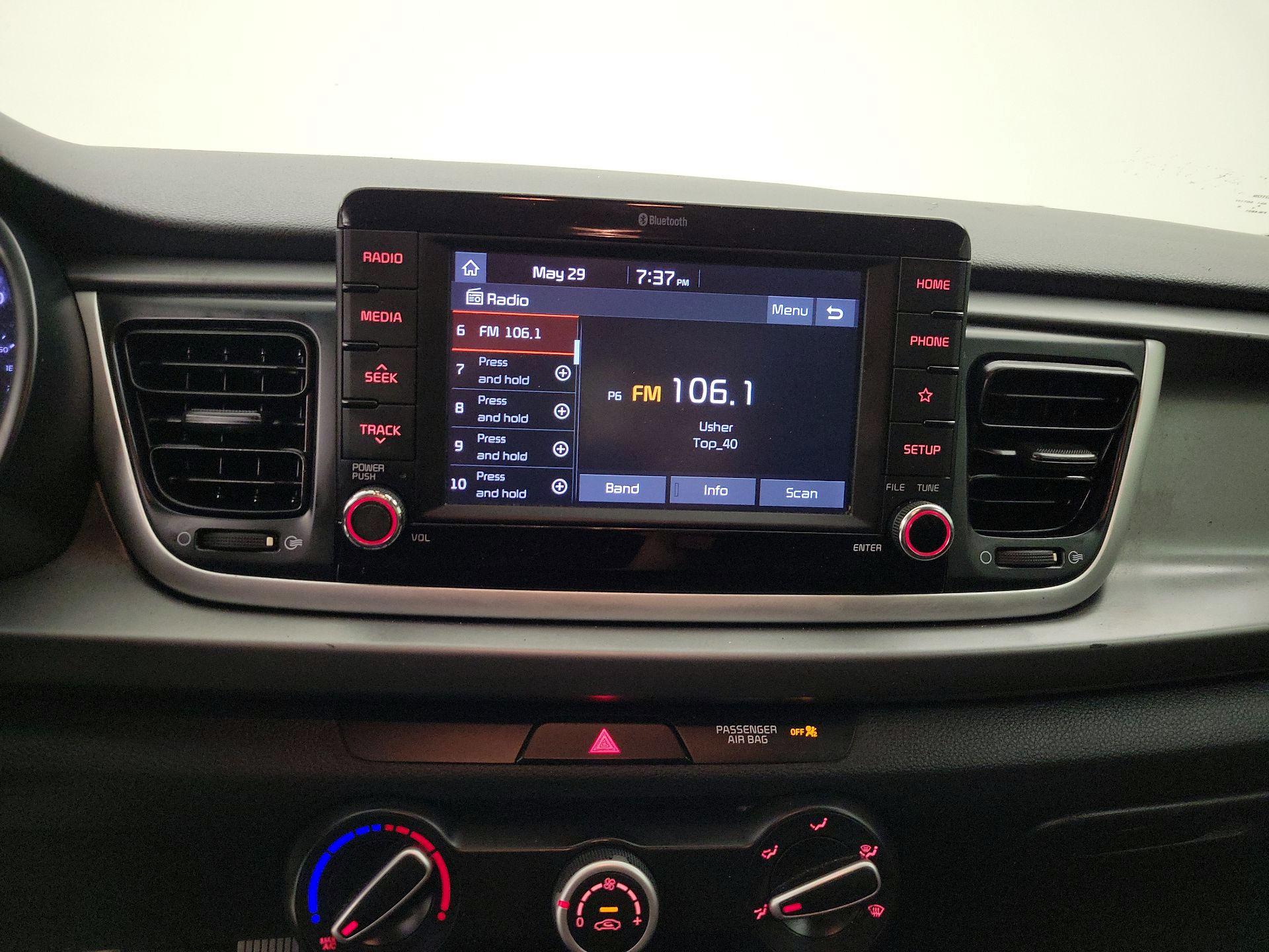 Thumbnail: 2020 Kia Rio - 15