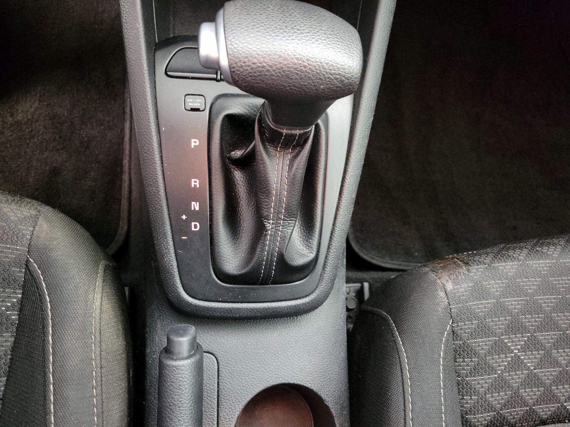 Thumbnail: 2020 Kia Rio - 17