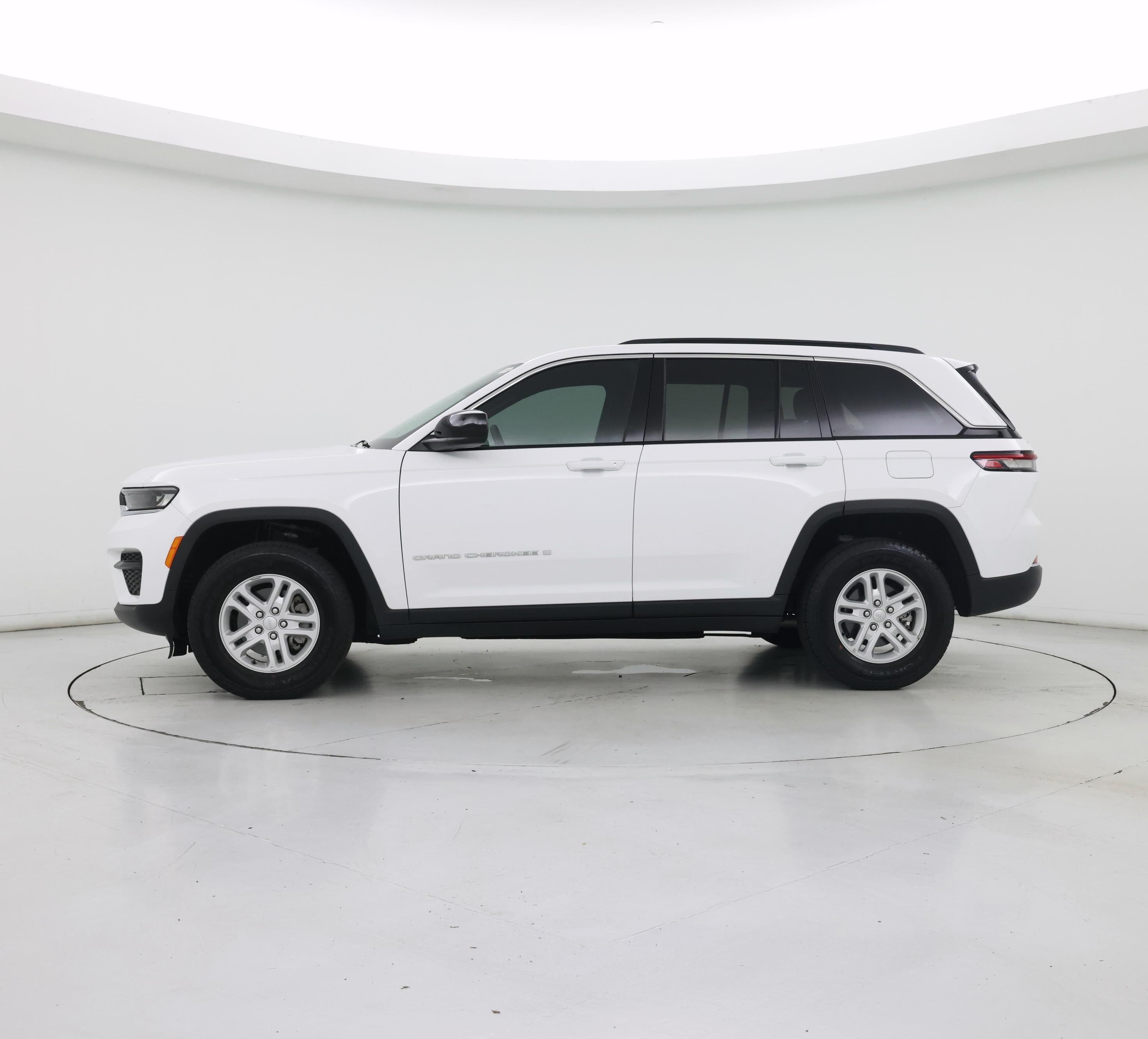 Thumbnail: 2024 Jeep Grand Cherokee - 3