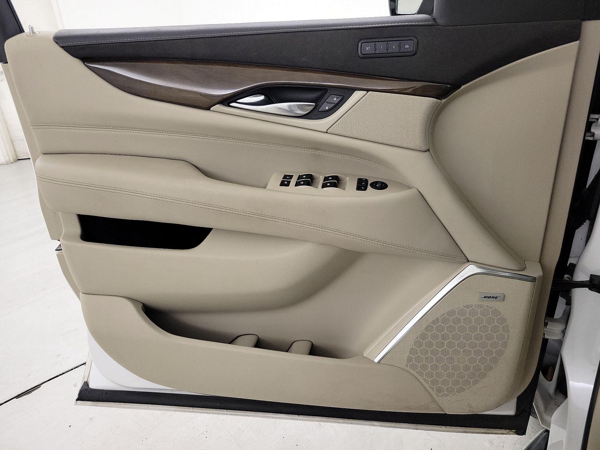Thumbnail: 2020 Cadillac Escalade - 12