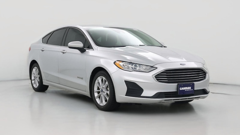 2019 Ford Fusion SE Hero Image