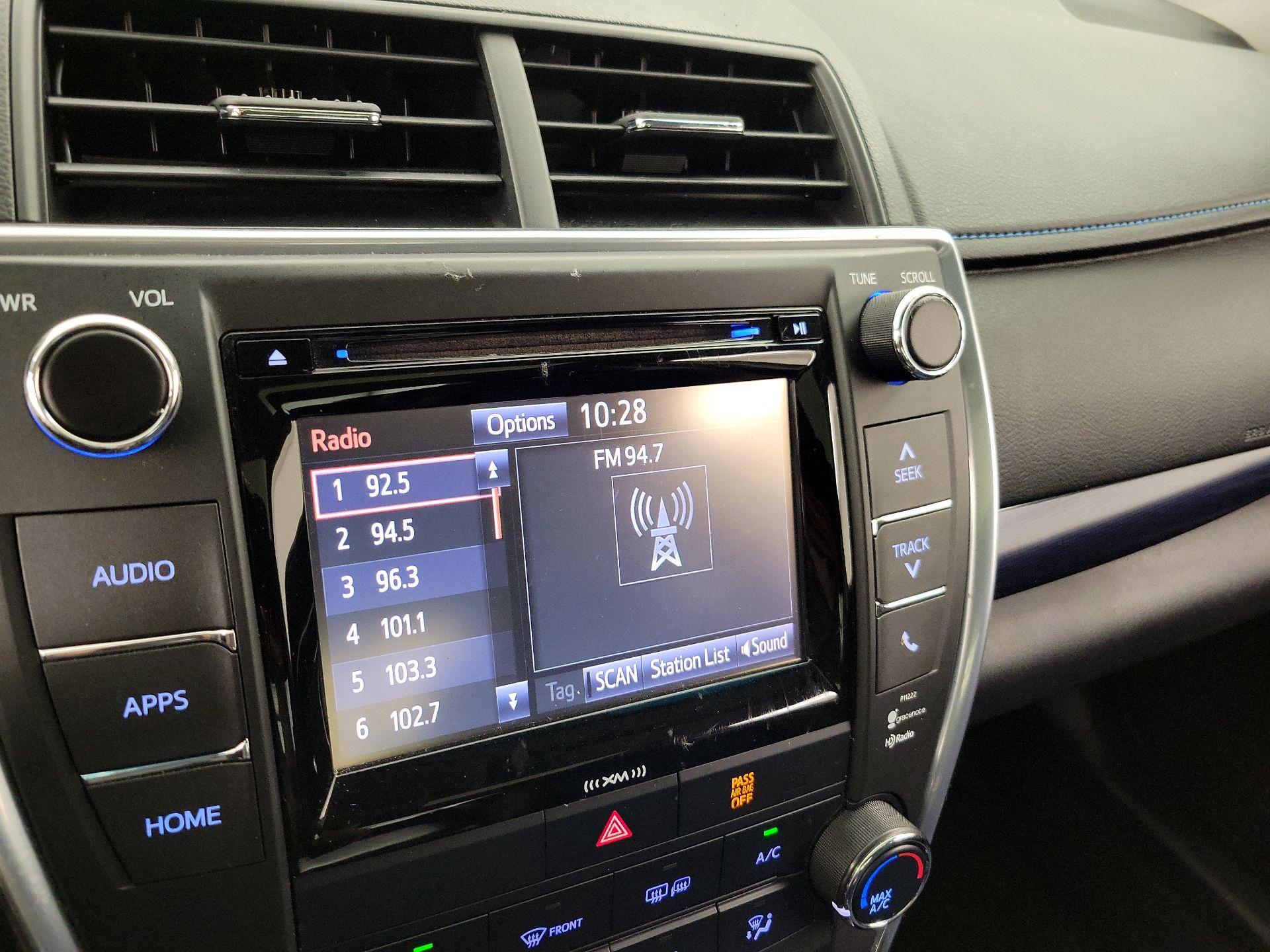 Thumbnail: 2016 Toyota Camry - 15