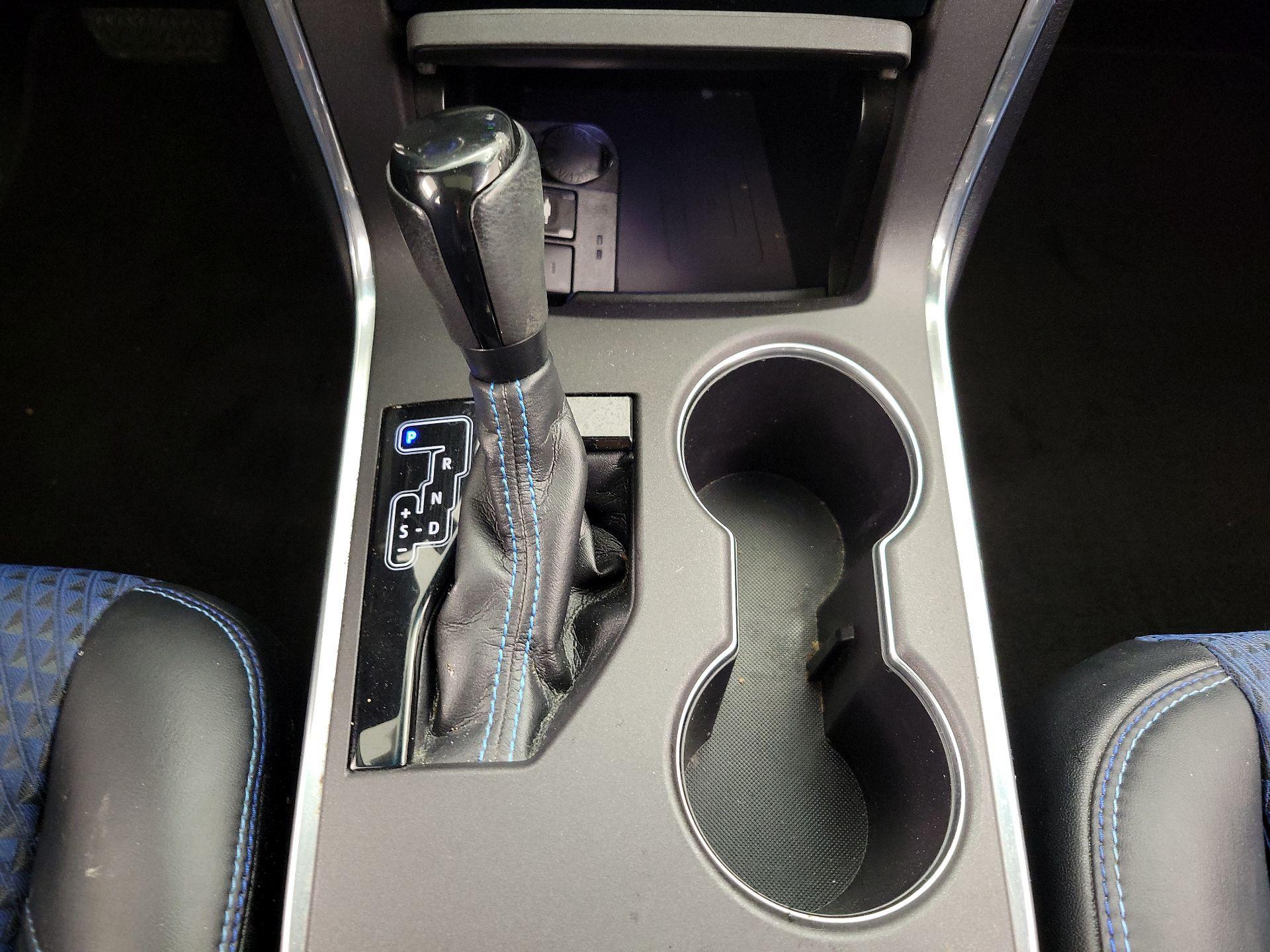 Thumbnail: 2016 Toyota Camry - 17