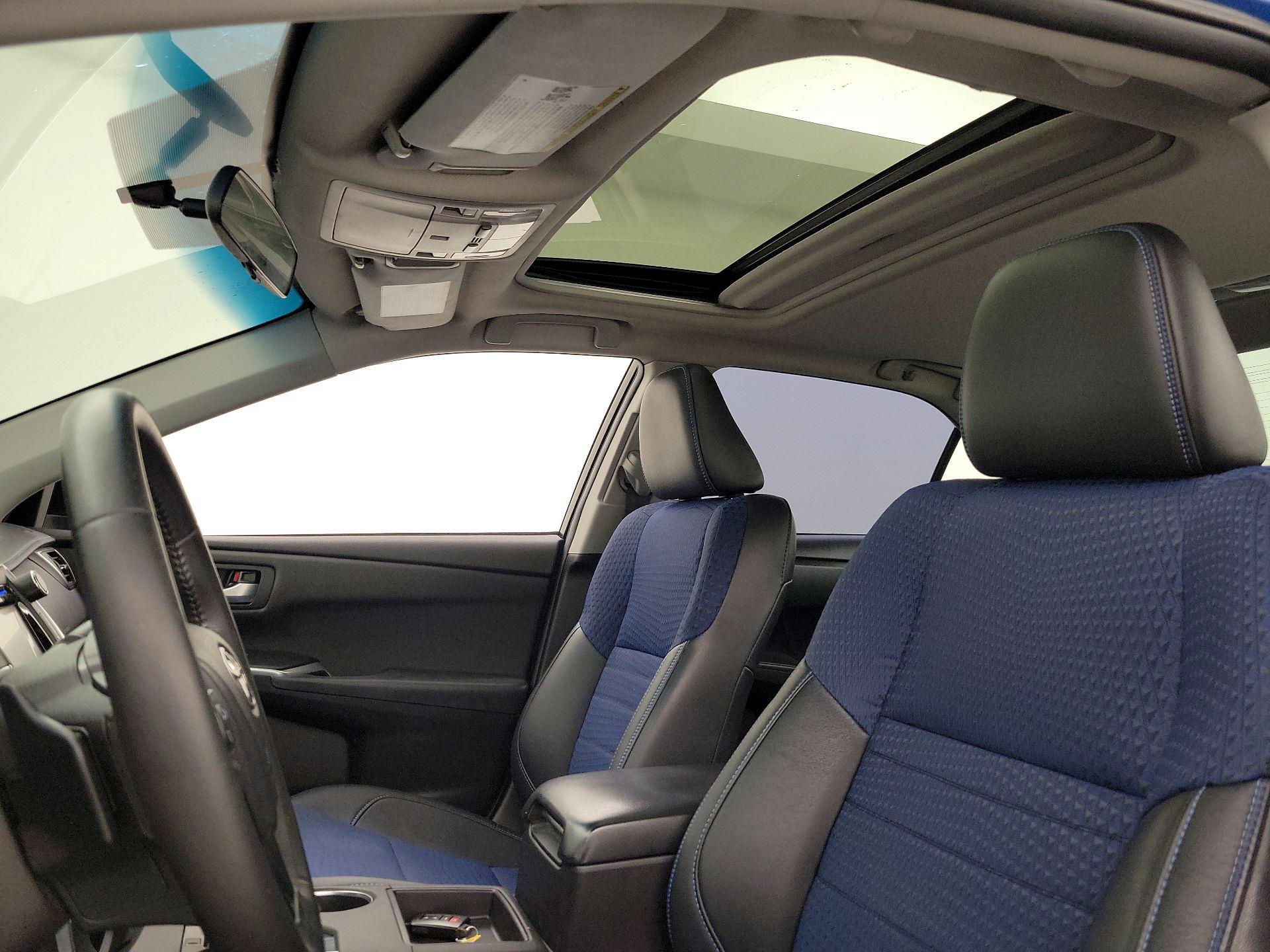 Thumbnail: 2016 Toyota Camry - 18