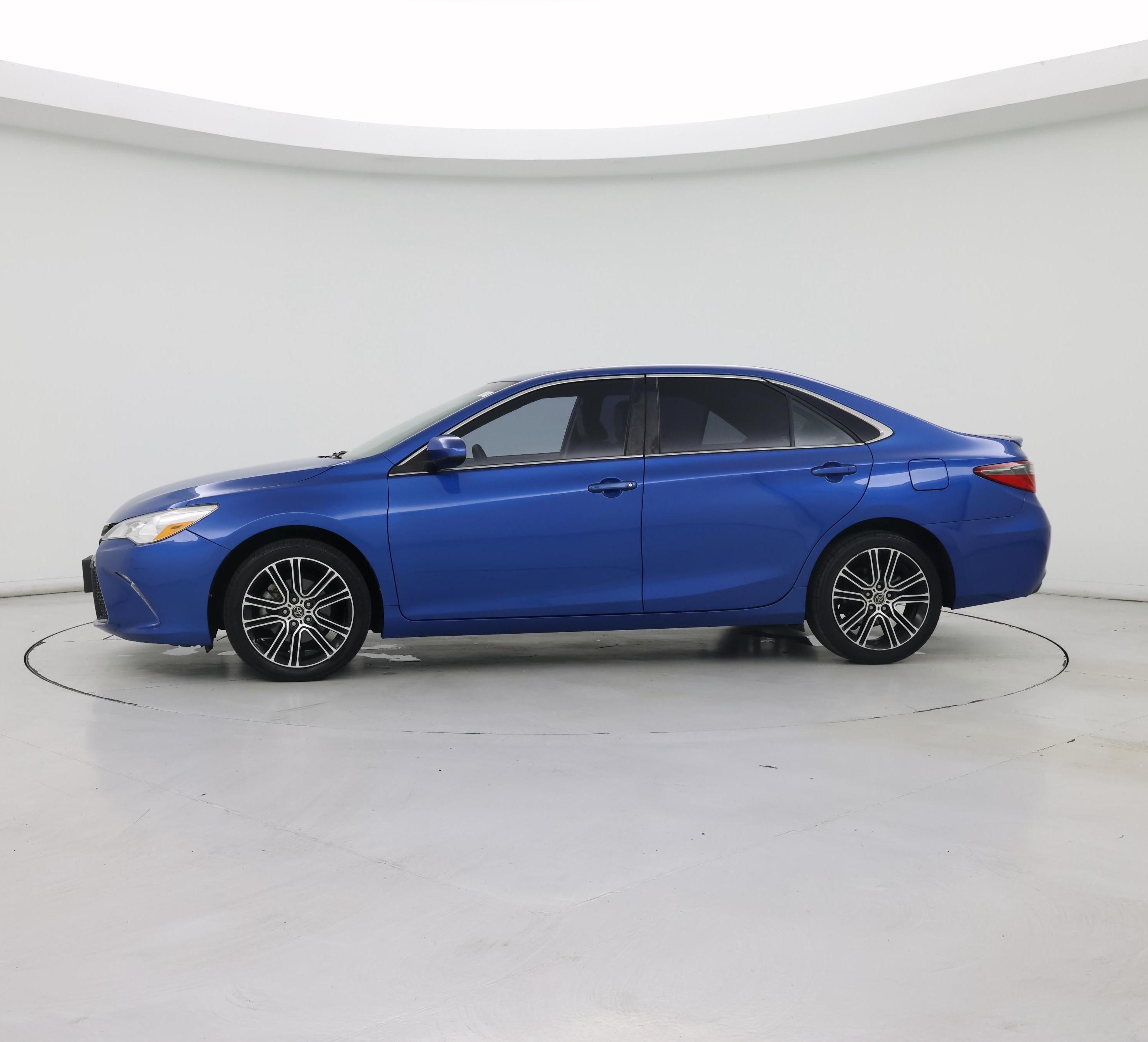 Thumbnail: 2016 Toyota Camry - 3