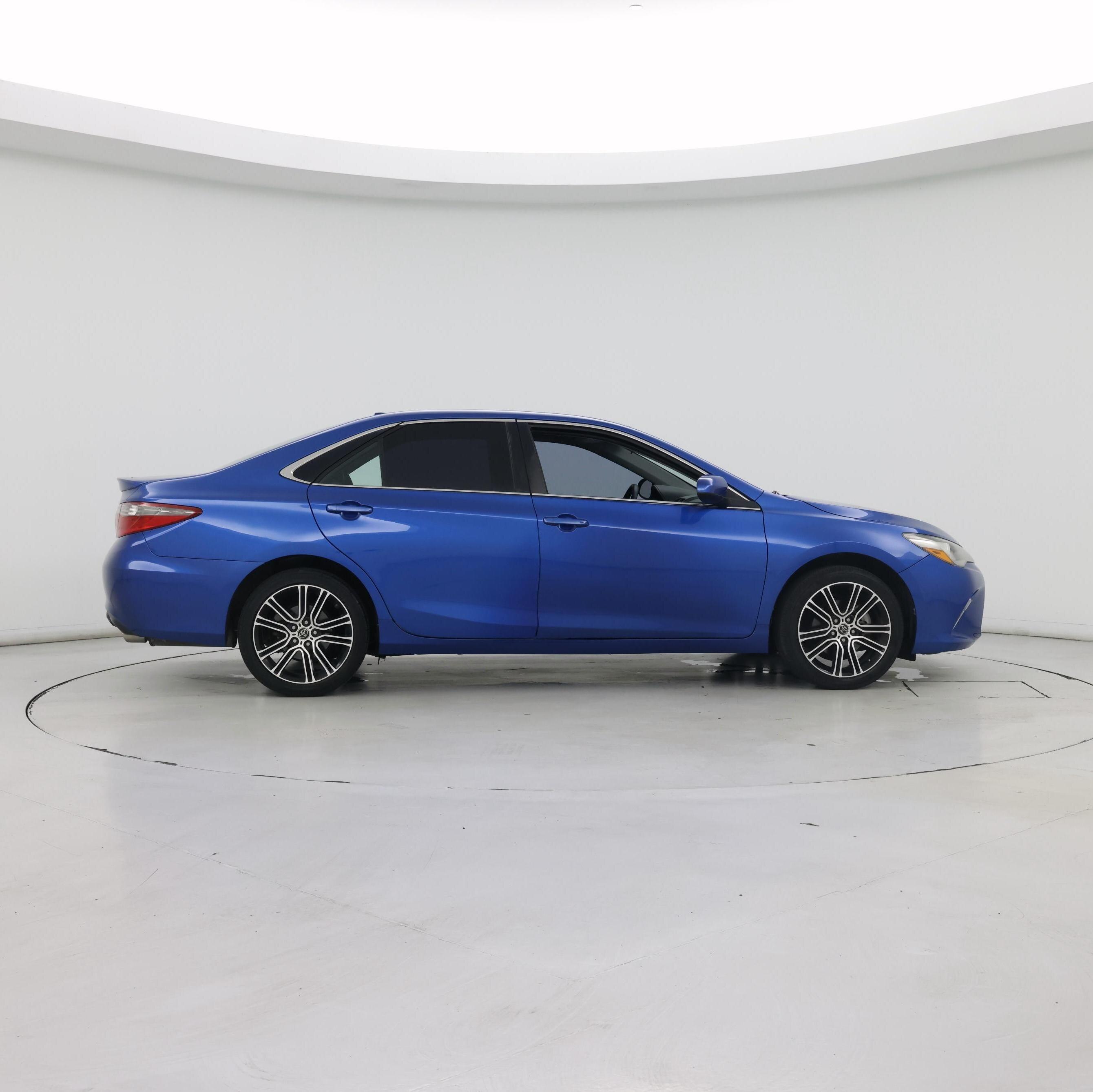 Thumbnail: 2016 Toyota Camry - 7