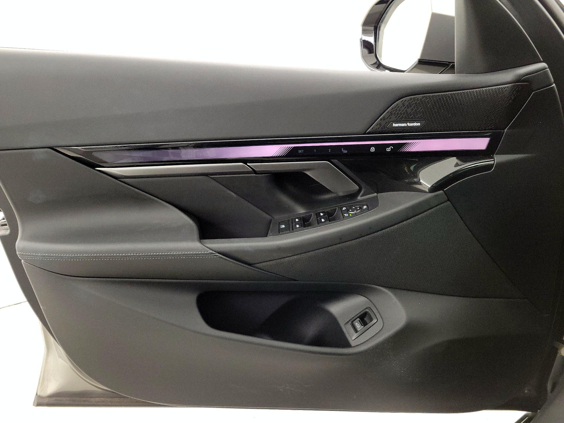 Thumbnail: 2024 BMW 5 Series - 12