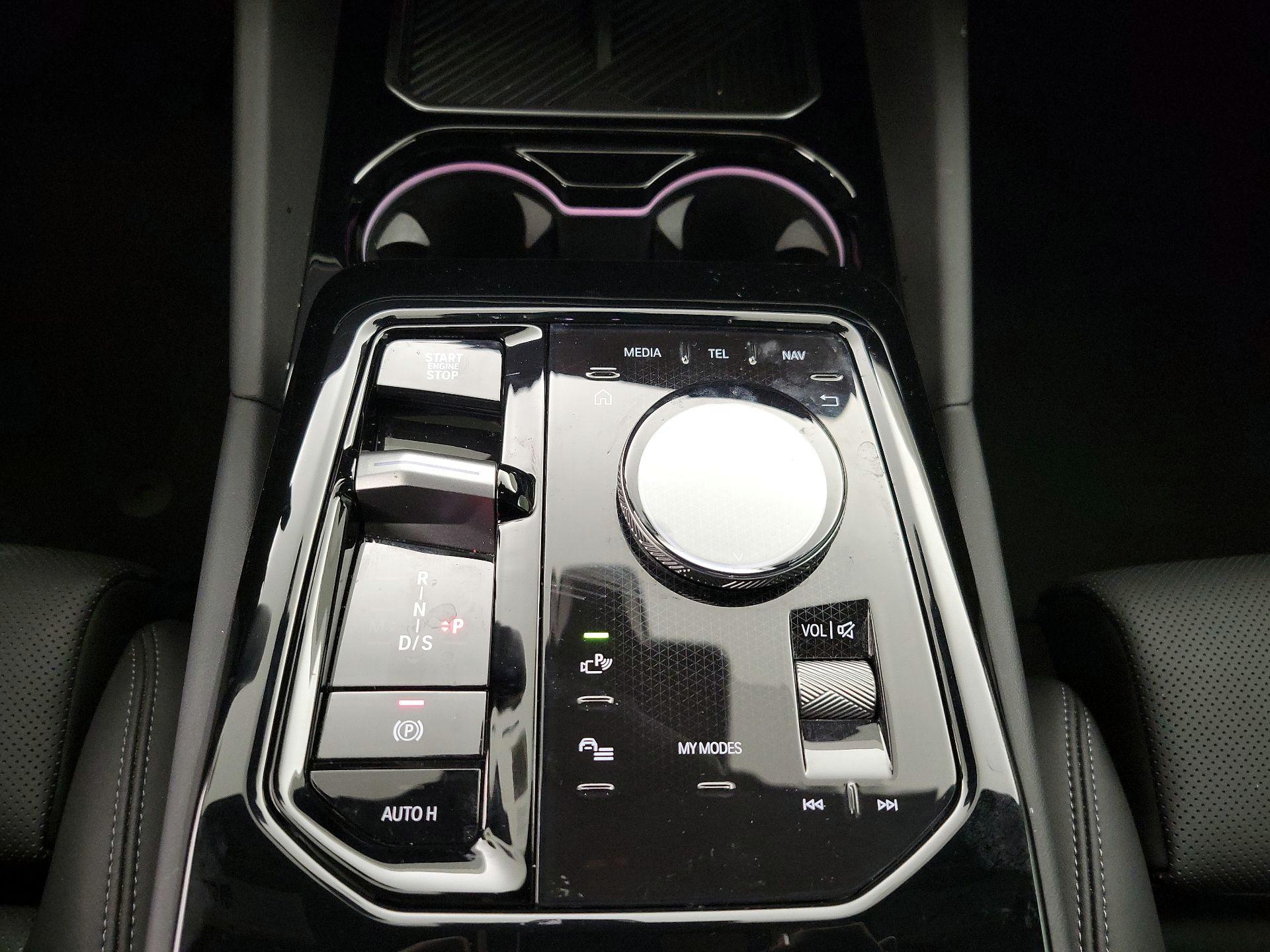 Thumbnail: 2024 BMW 5 Series - 17