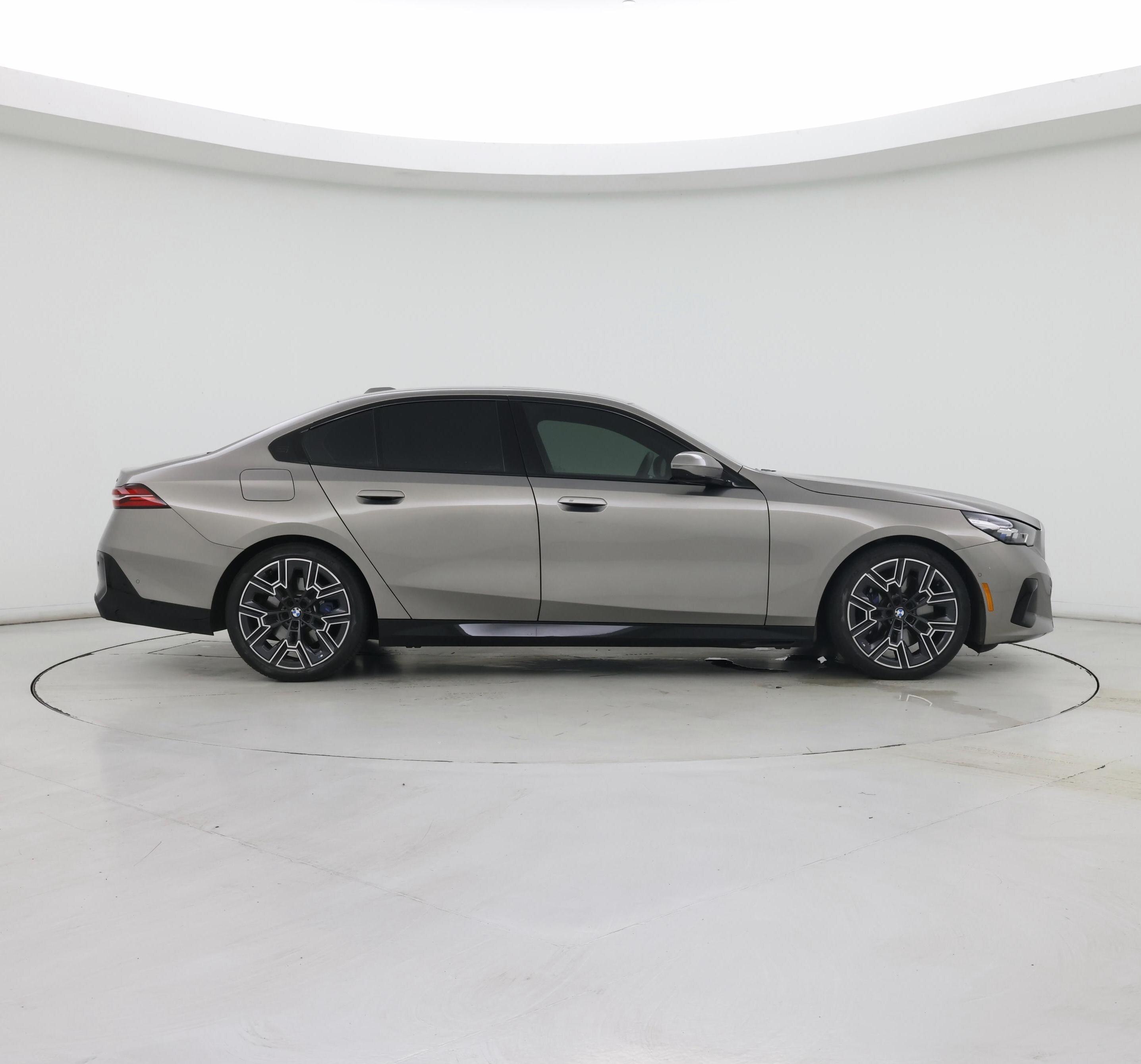 Thumbnail: 2024 BMW 5 Series - 7