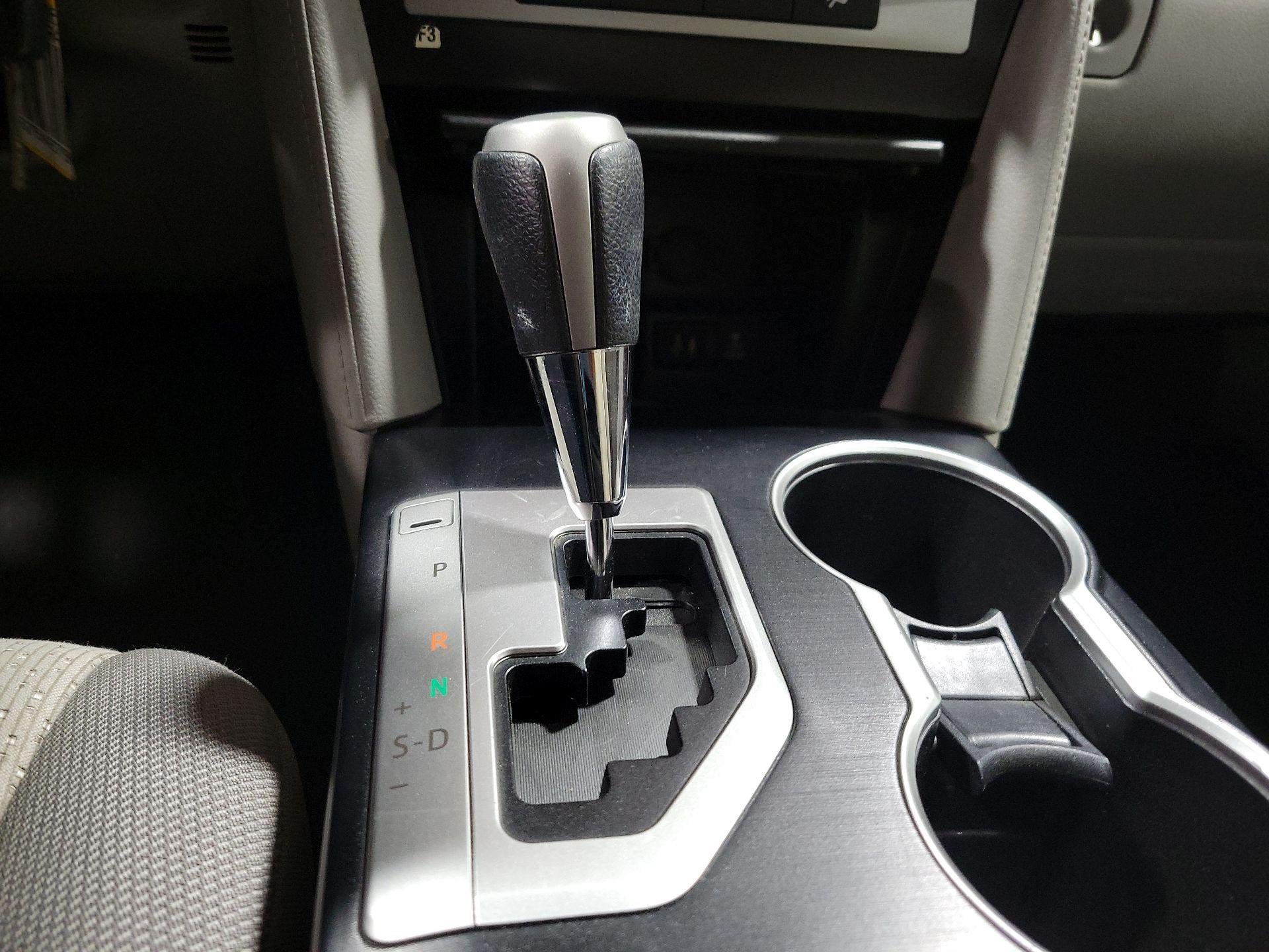 Thumbnail: 2014 Toyota Camry - 17