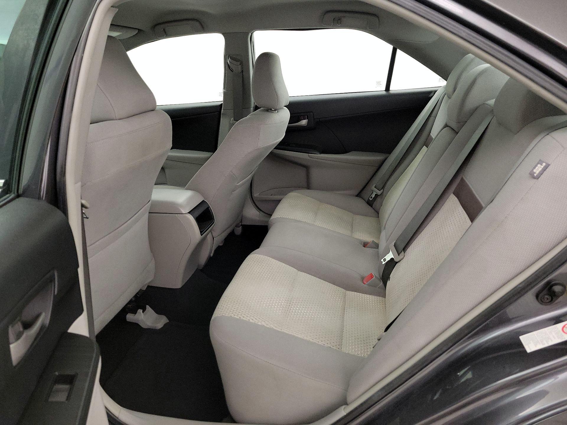 Thumbnail: 2014 Toyota Camry - 18