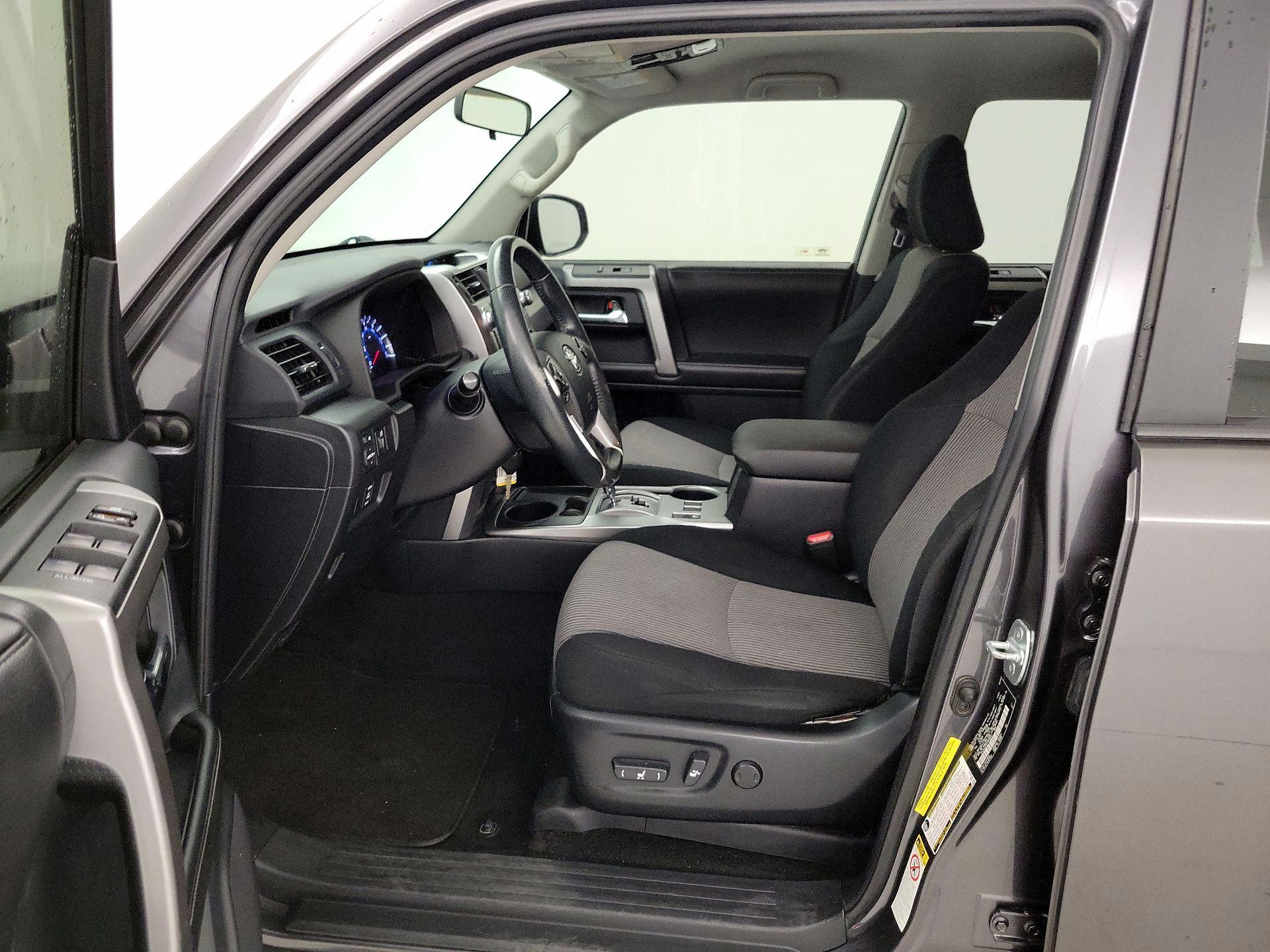 Thumbnail: 2015 Toyota 4Runner - 11