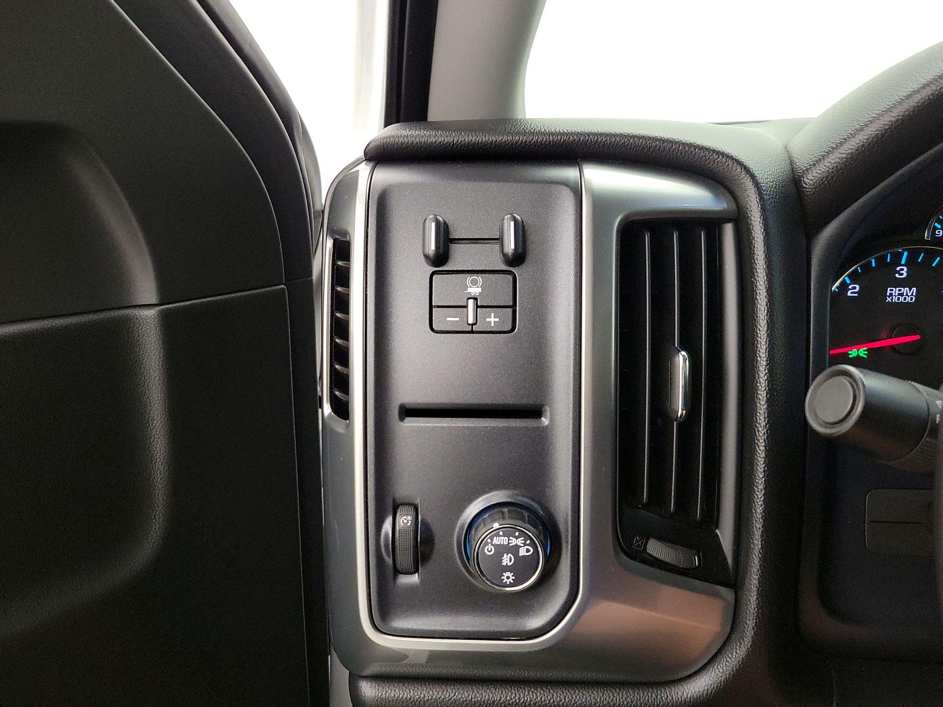 Thumbnail: 2017 Chevrolet Silverado 1500 - 13