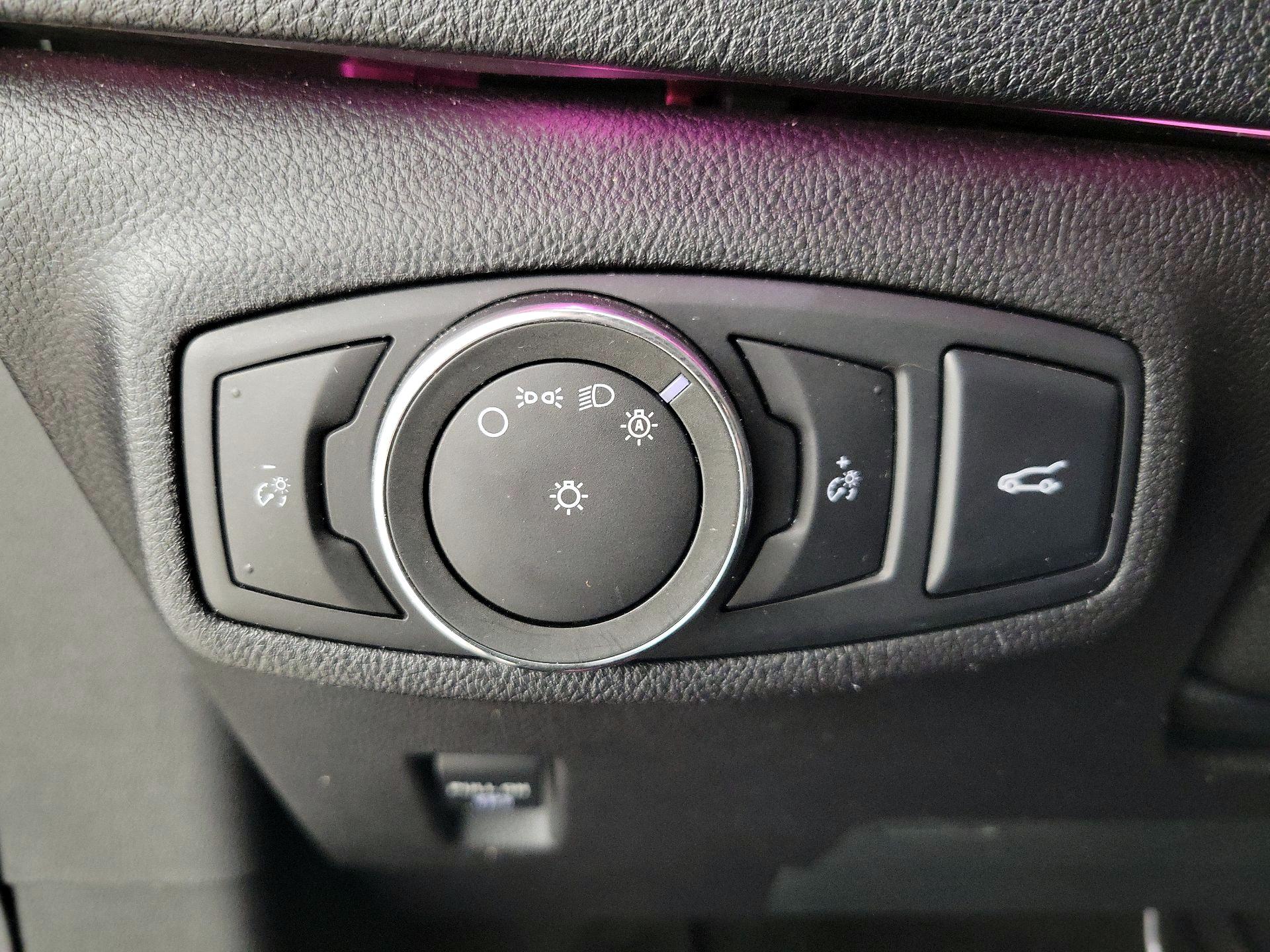 Thumbnail: 2016 Lincoln MKC - 13