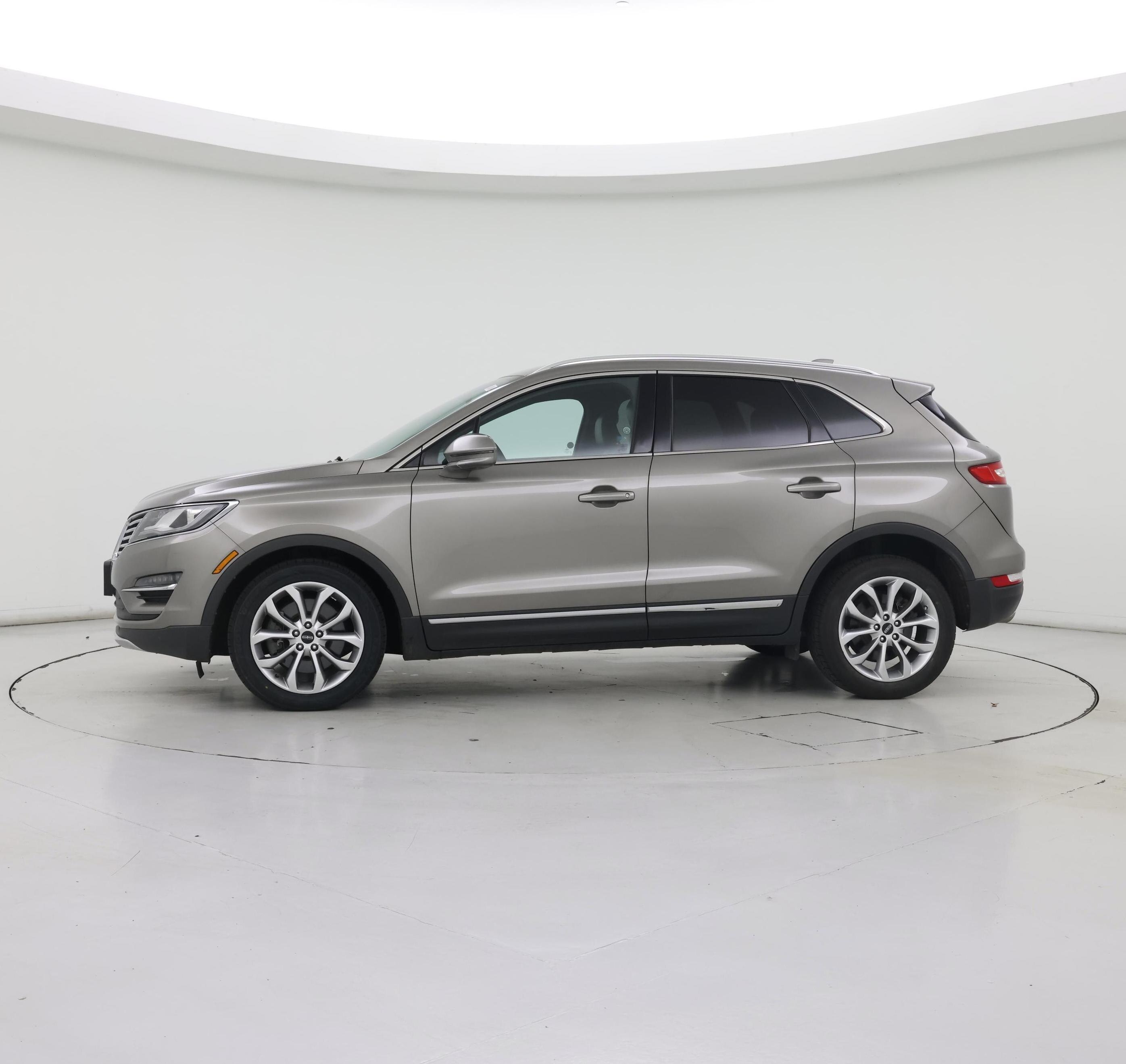 Thumbnail: 2016 Lincoln MKC - 3