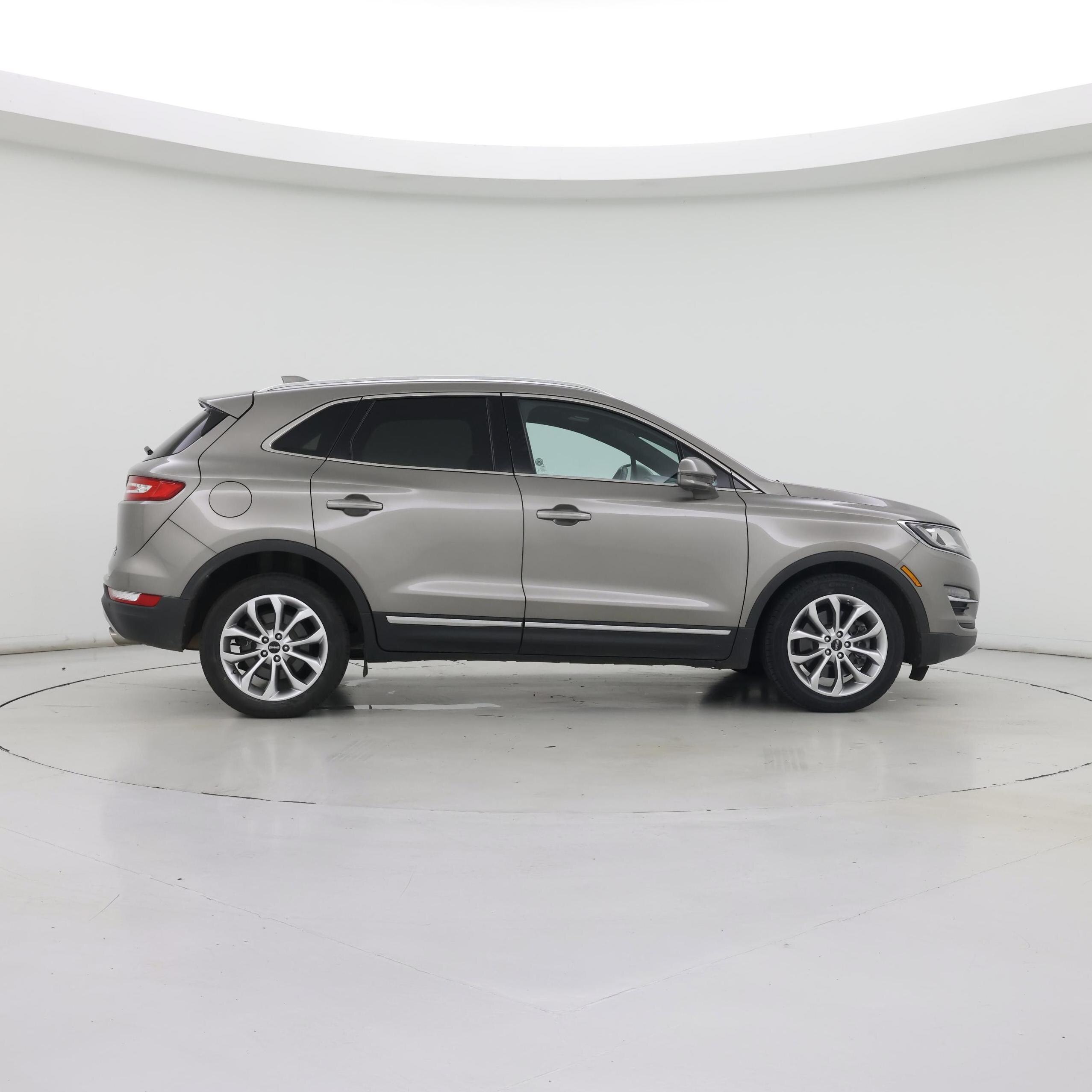Thumbnail: 2016 Lincoln MKC - 7